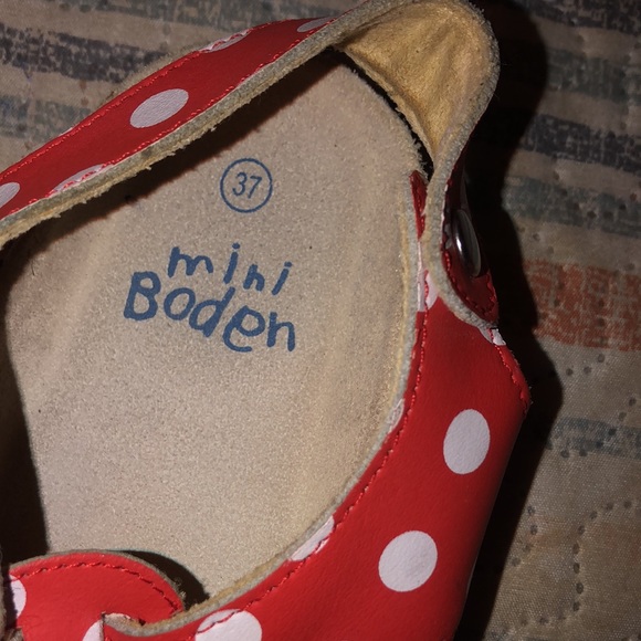 Mini Boden Red and White polka dot sandals - Picture 9 of 9
